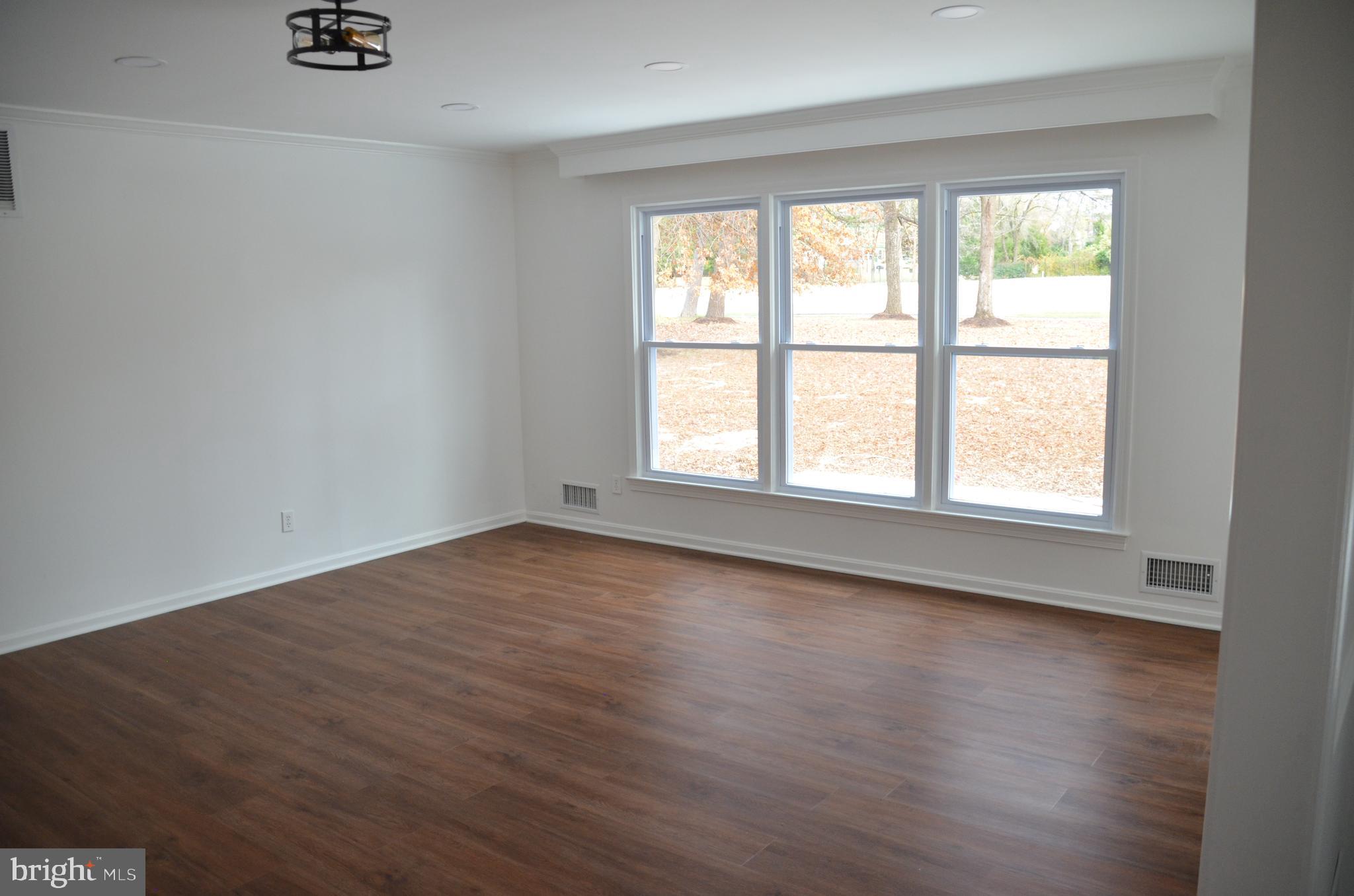 TANTALLON ON THE POTOMAC - Residential Lease