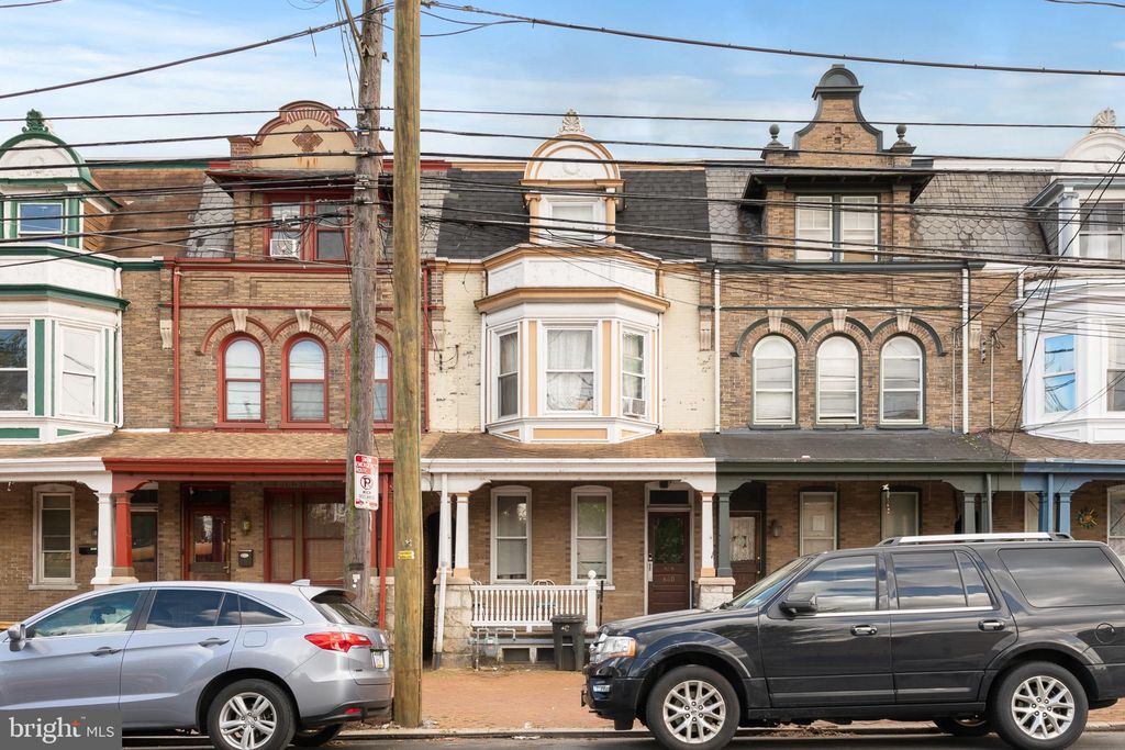 Photo of 640 E KING ST, LANCASTER, PA 17602 (MLS # PALA2034434)