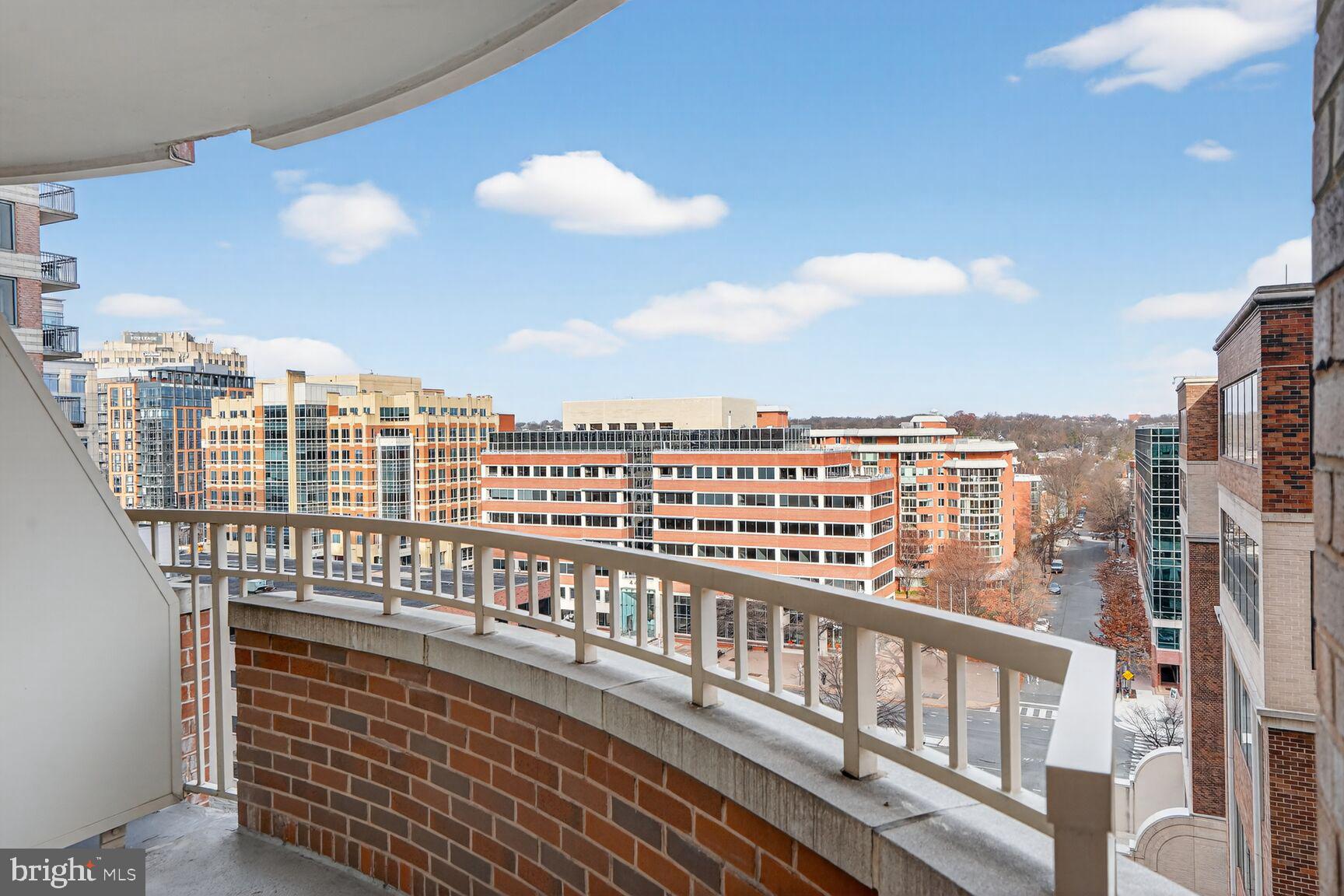 THE JEFFERSON - SUNRISE SENIOR LIVING - Residential