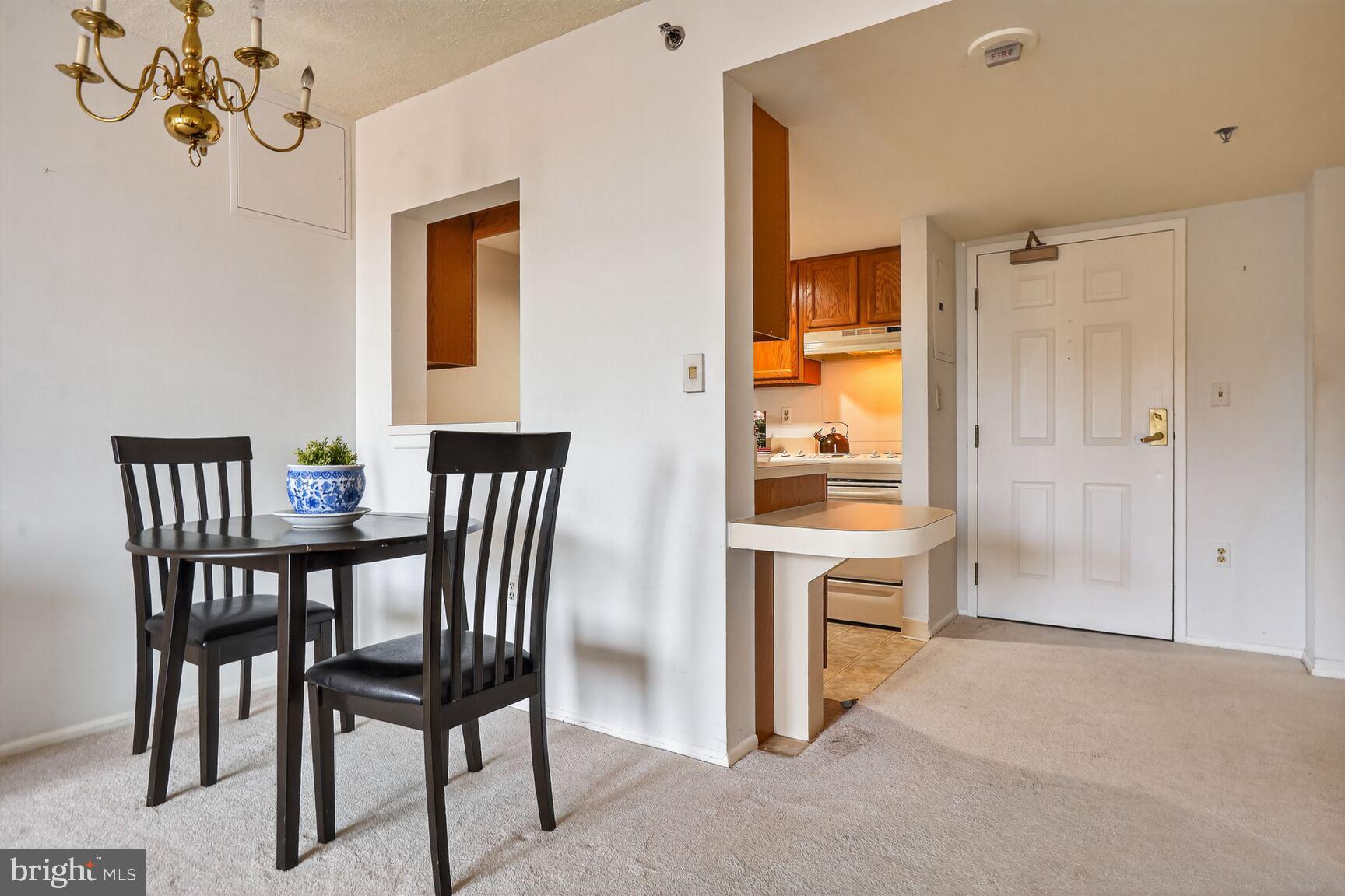 900 N TAYLOR STREET 909