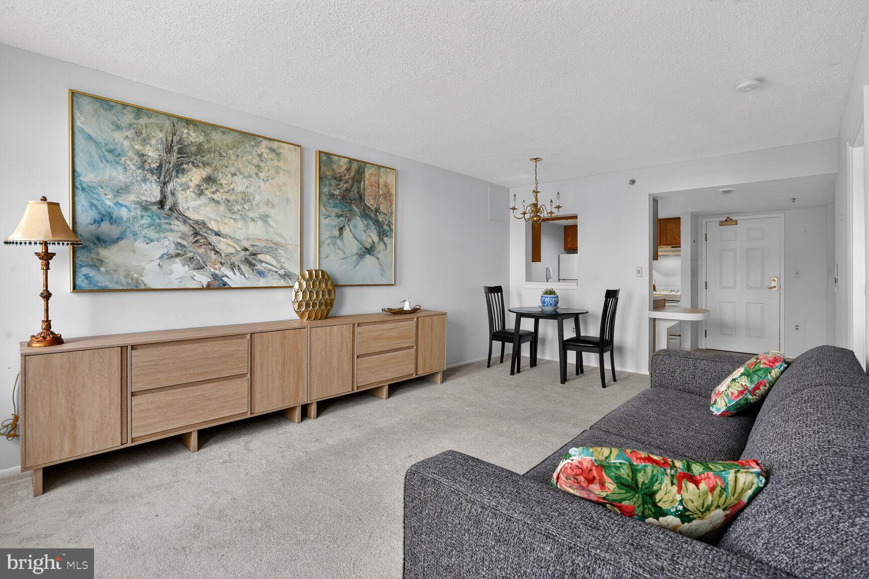 THE JEFFERSON - SUNRISE SENIOR LIVING - Residential