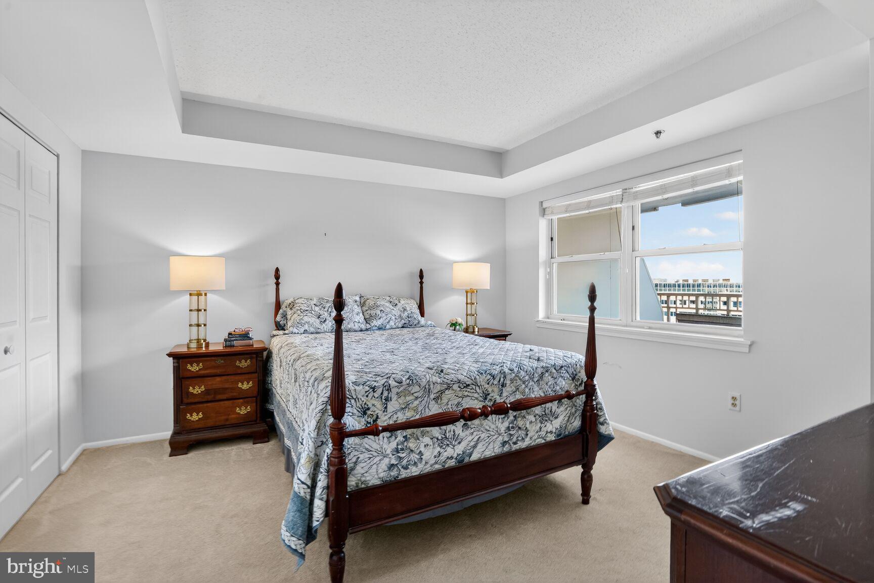 THE JEFFERSON - SUNRISE SENIOR LIVING - Residential