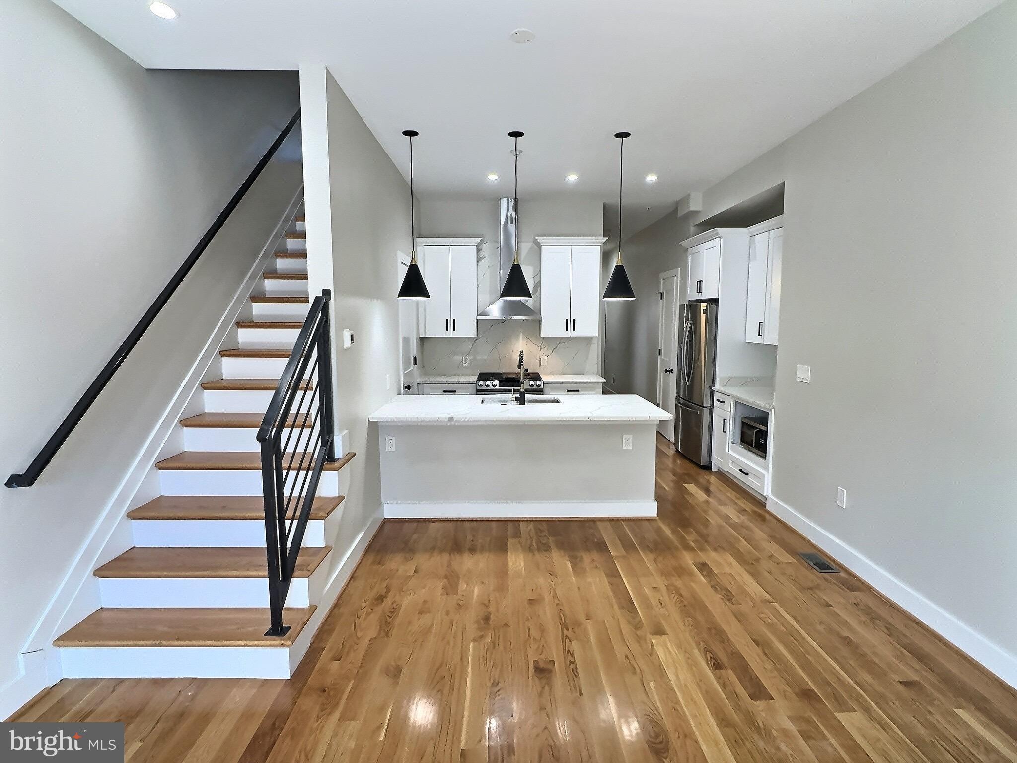 1420 STAPLES STREET NE 1