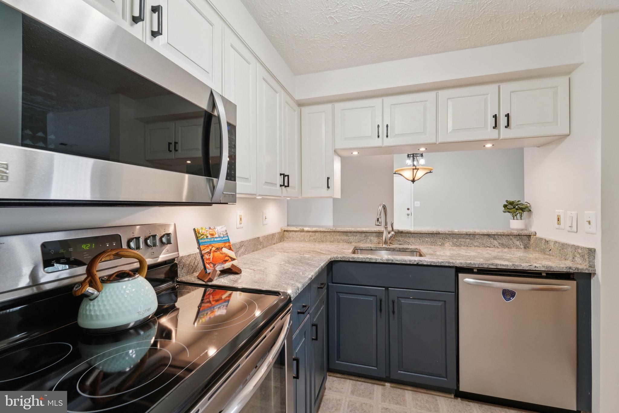 LONG COVE CONDOMINIUMS - Residential