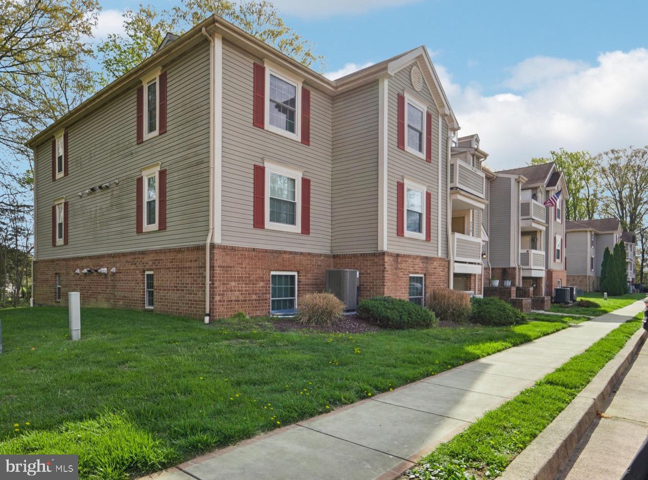 LONG COVE CONDOMINIUMS - Residential