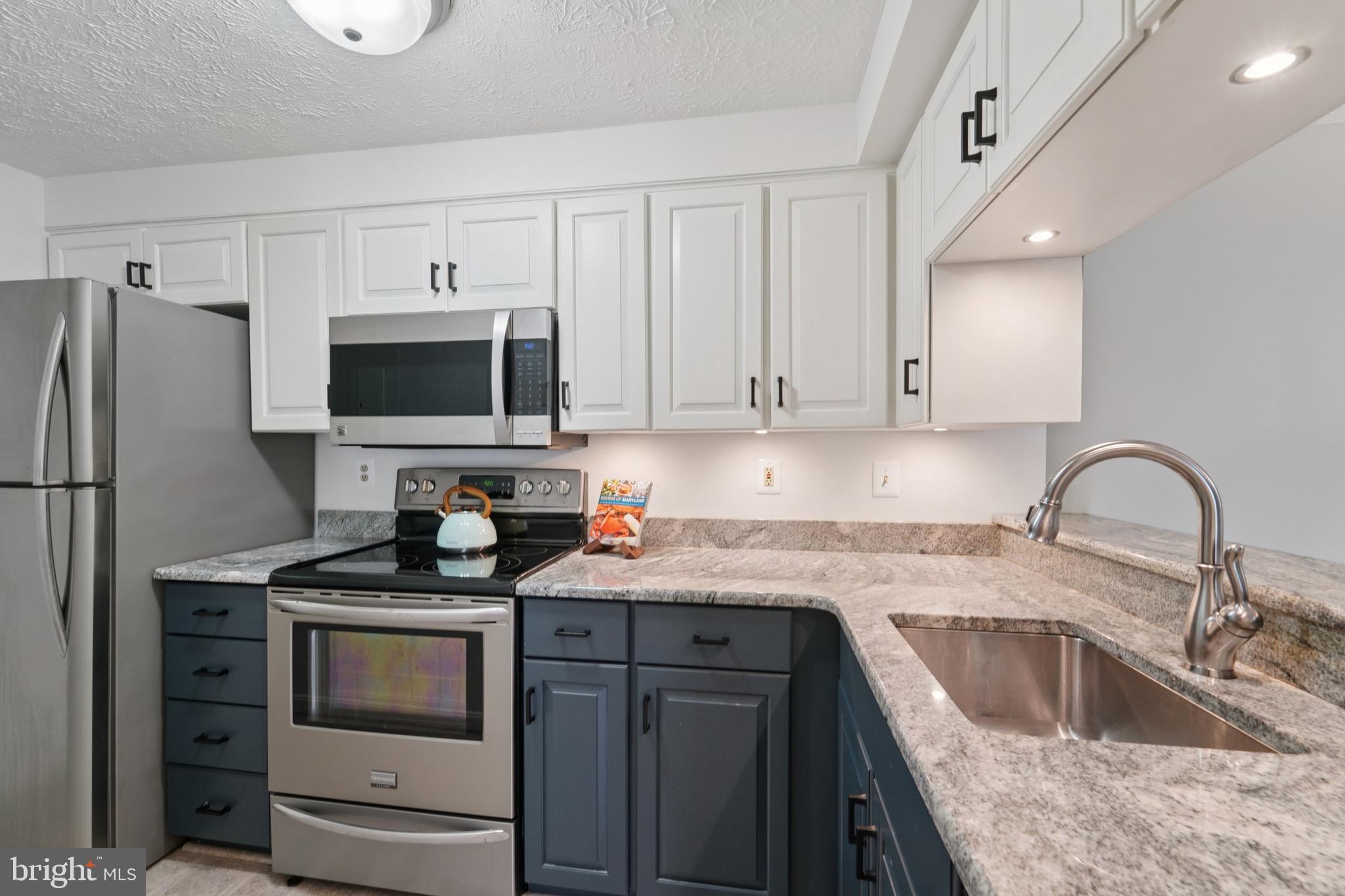 LONG COVE CONDOMINIUMS - Residential