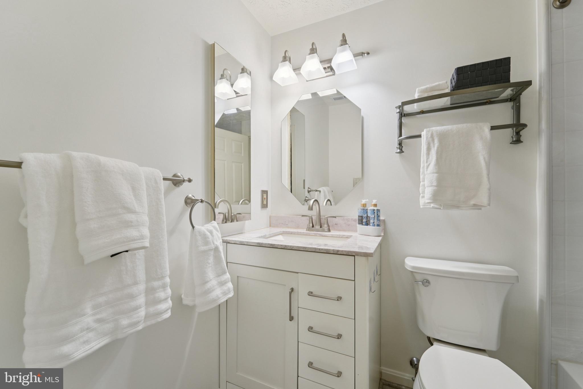 LONG COVE CONDOMINIUMS - Residential