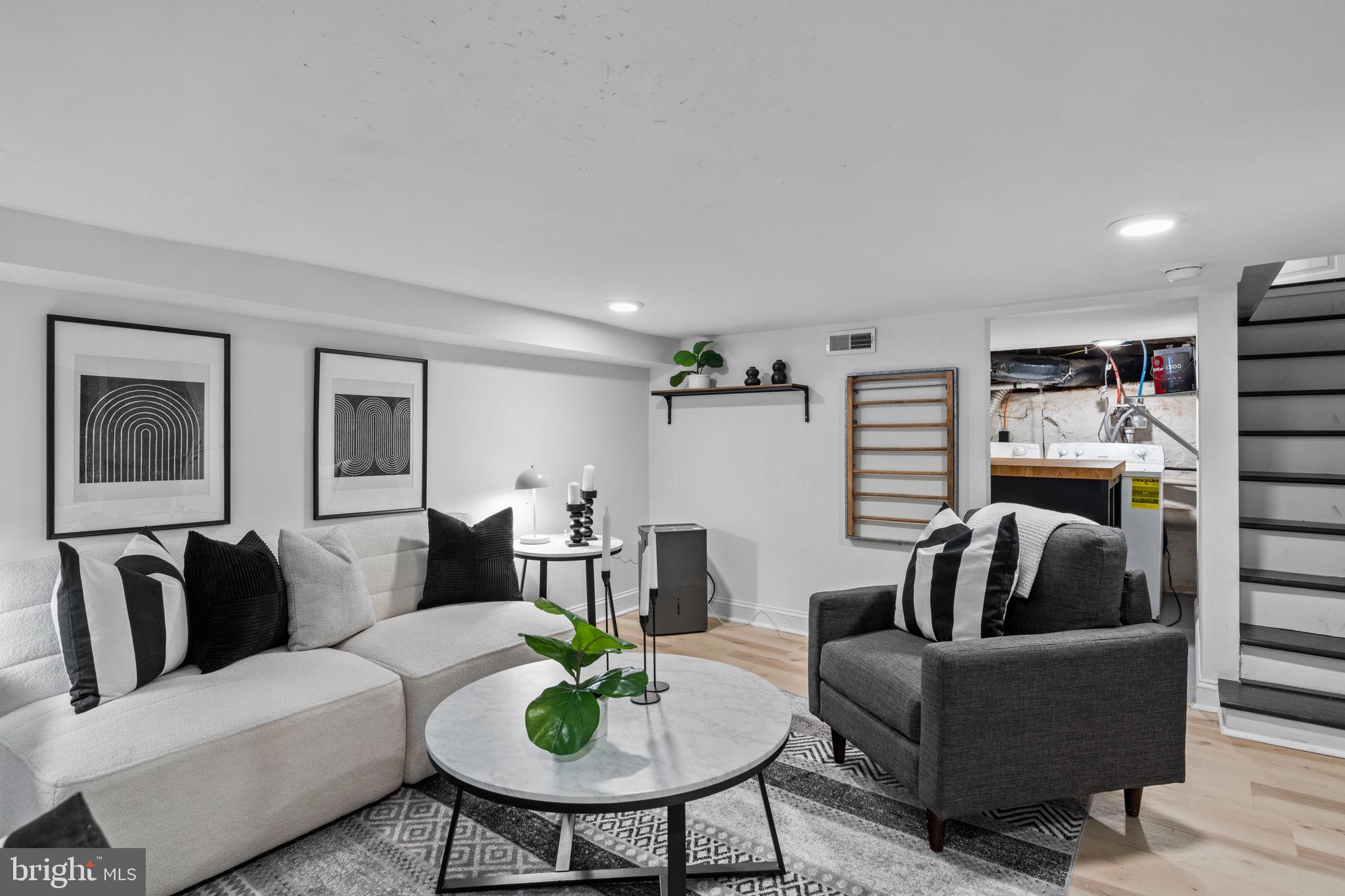 PASSYUNK SQUARE - Residential