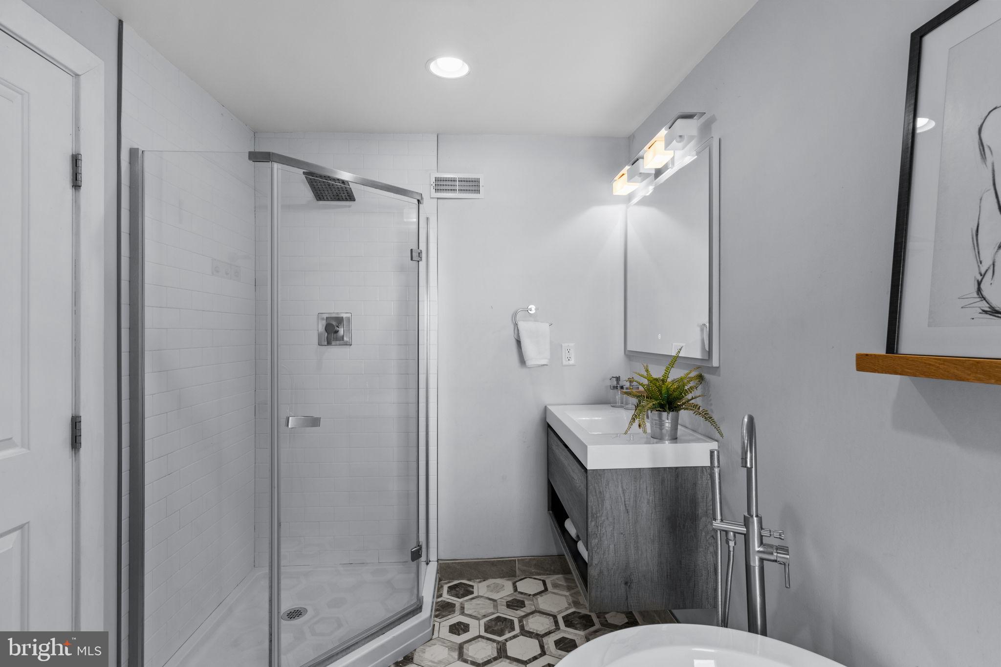 PASSYUNK SQUARE - Residential