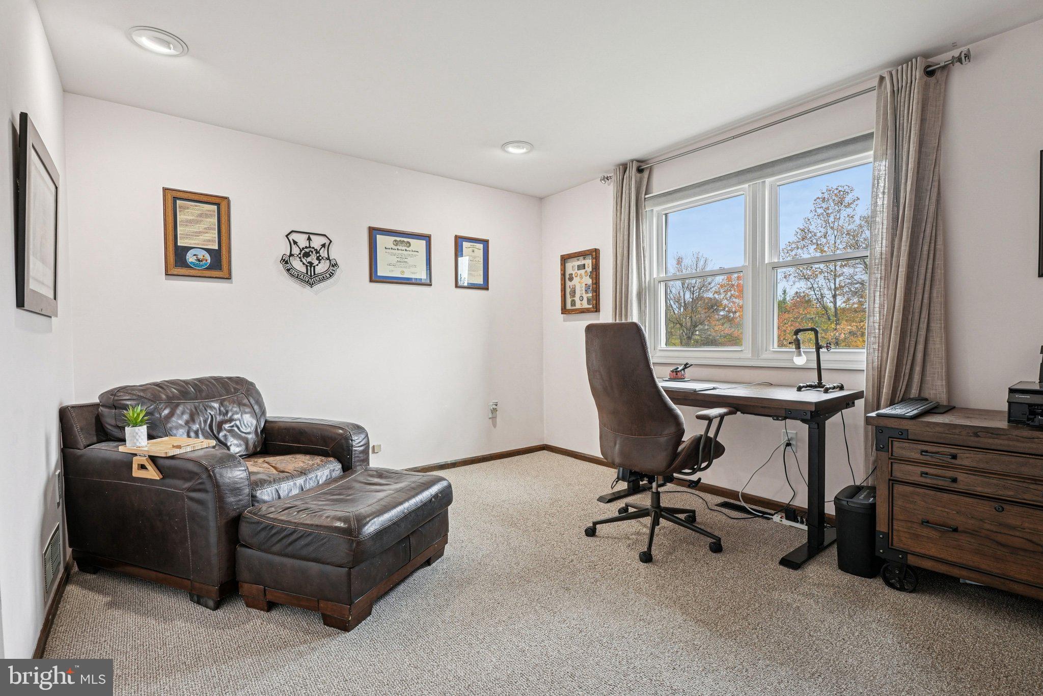 GWYNEDD HILL - Residential