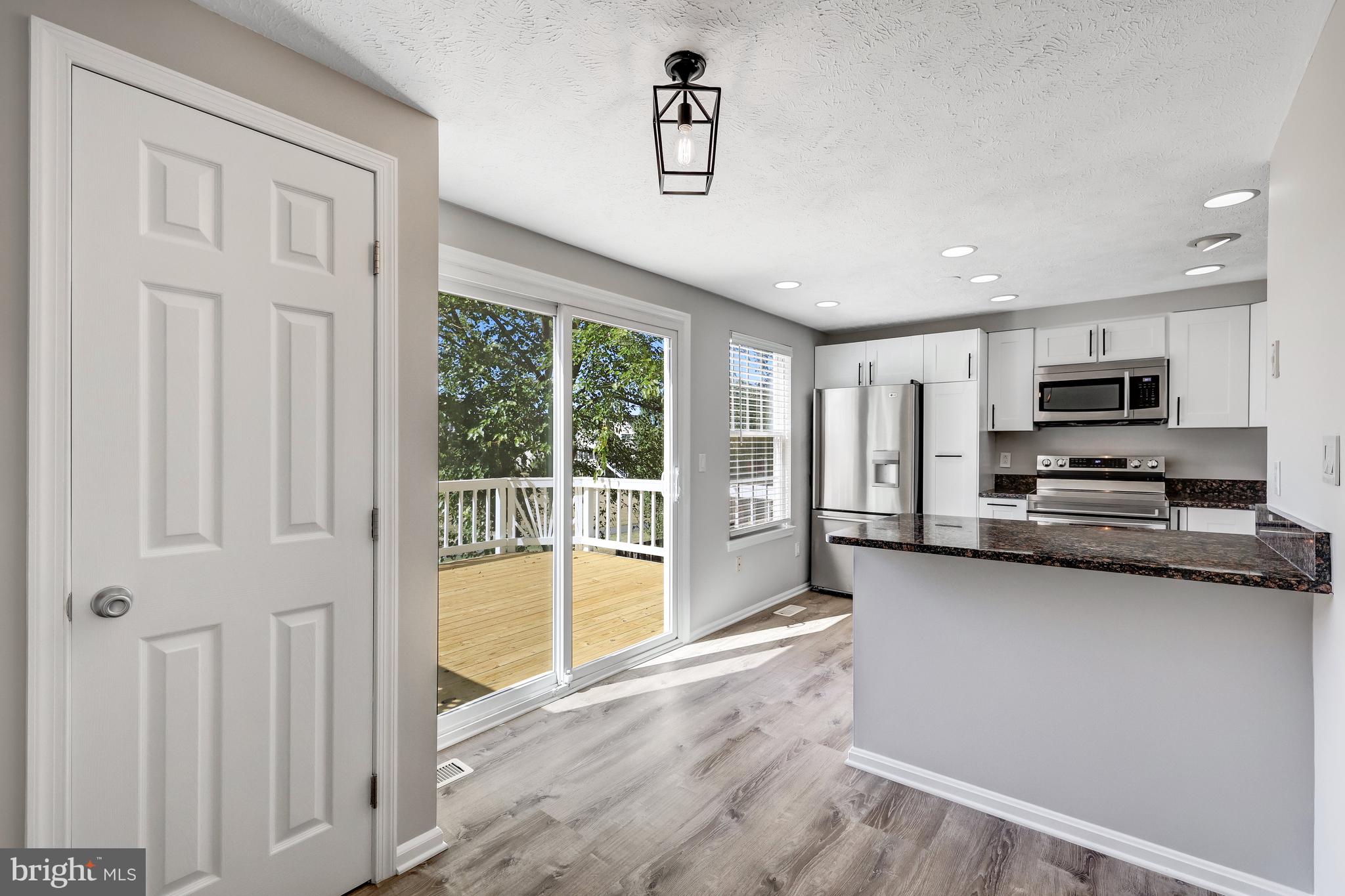 ASHBURN VILLAGE - Residential