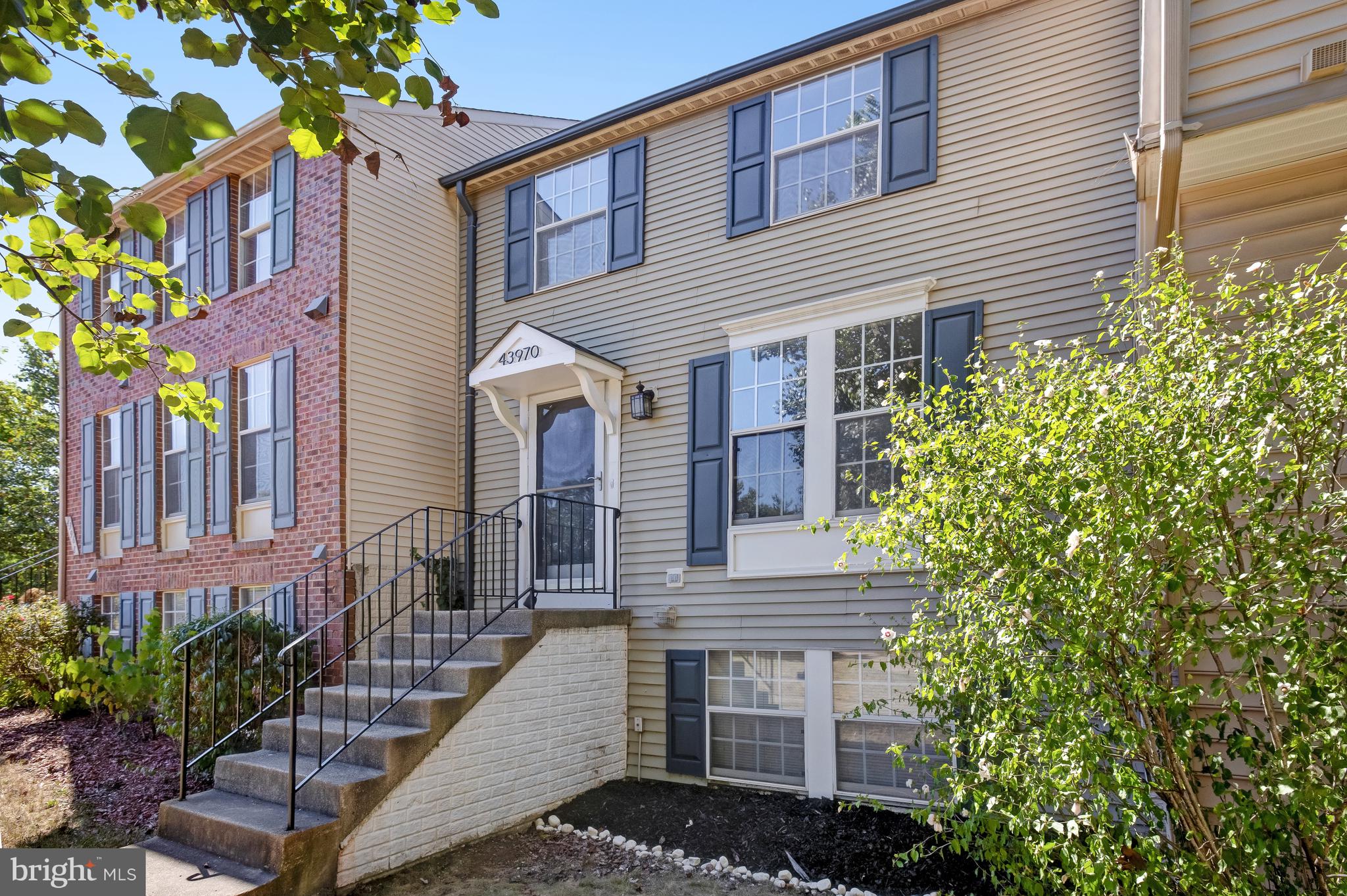 ASHBURN VILLAGE - Residential