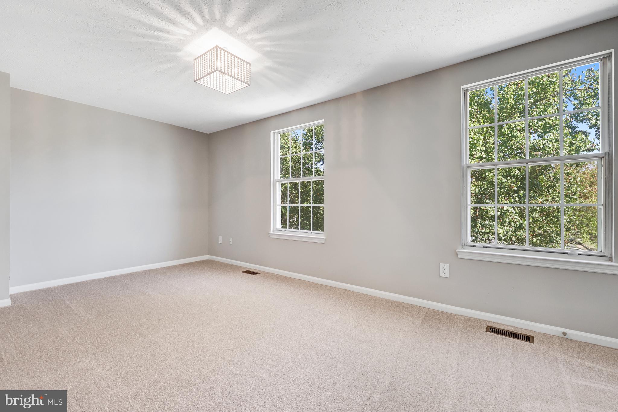 ASHBURN VILLAGE - Residential