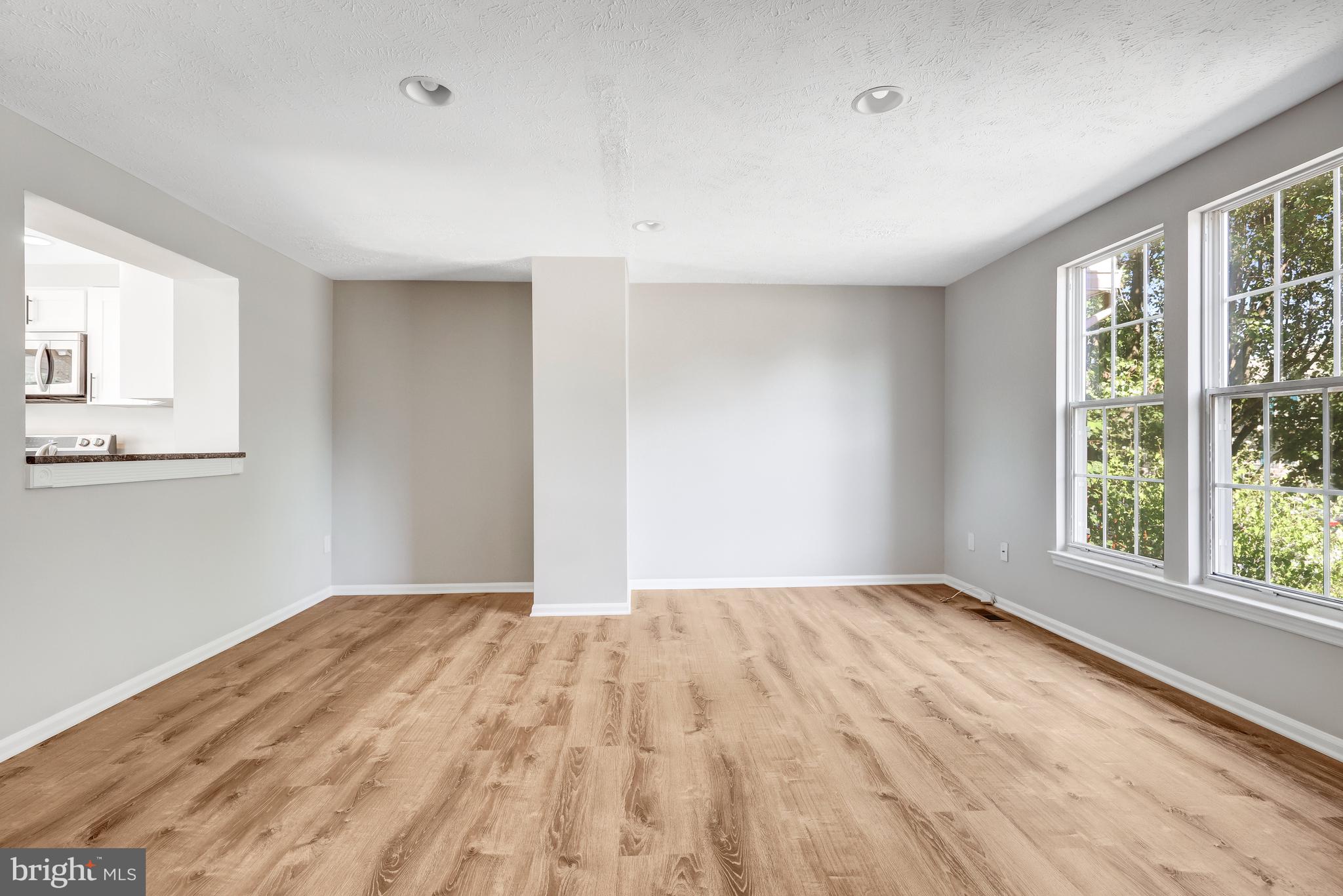 ASHBURN VILLAGE - Residential