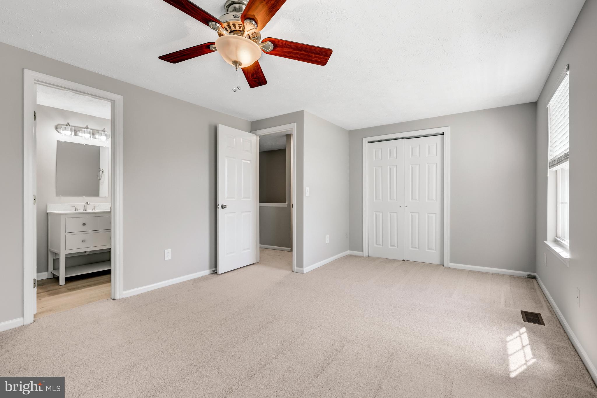 ASHBURN VILLAGE - Residential