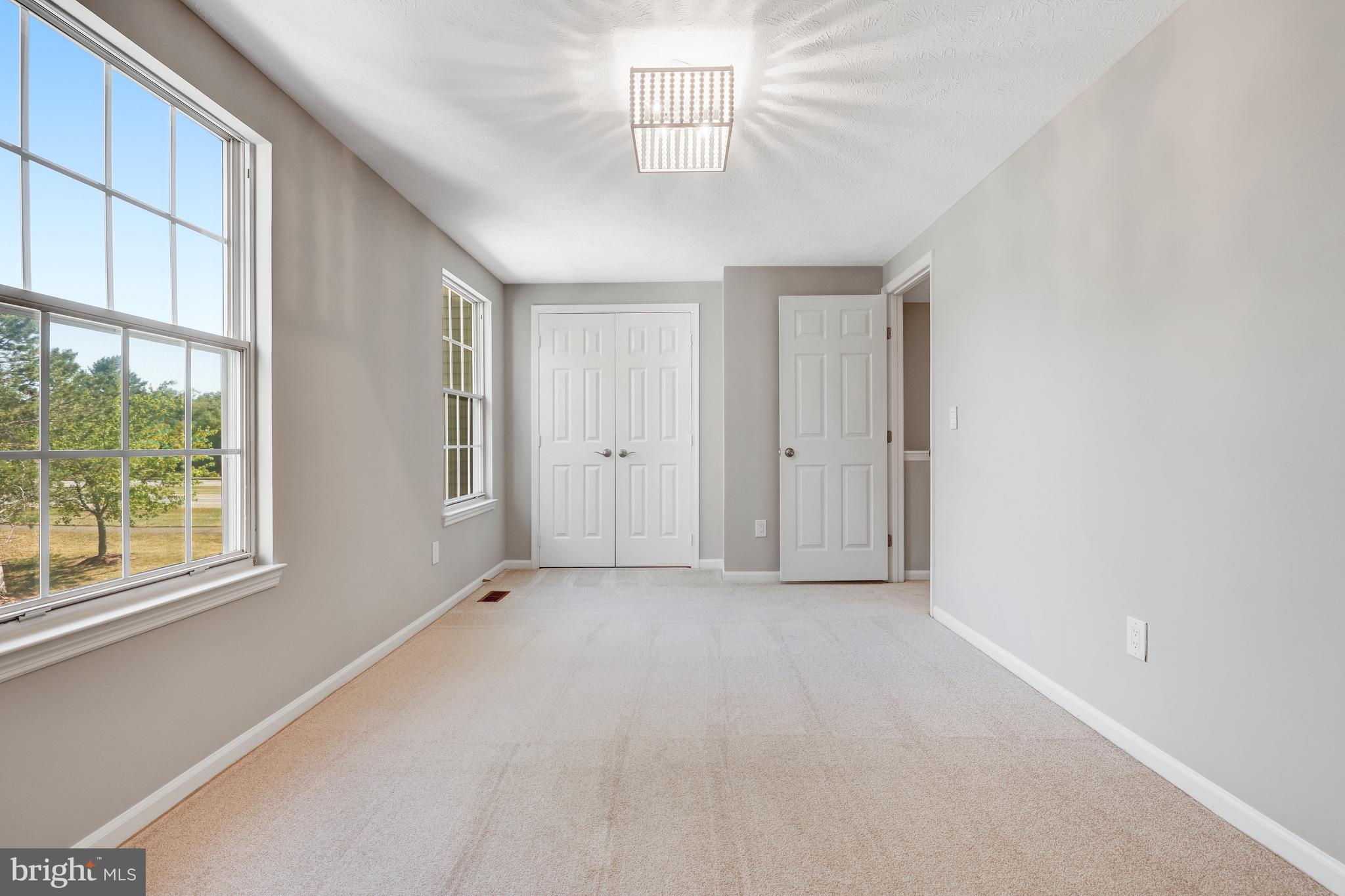 ASHBURN VILLAGE - Residential