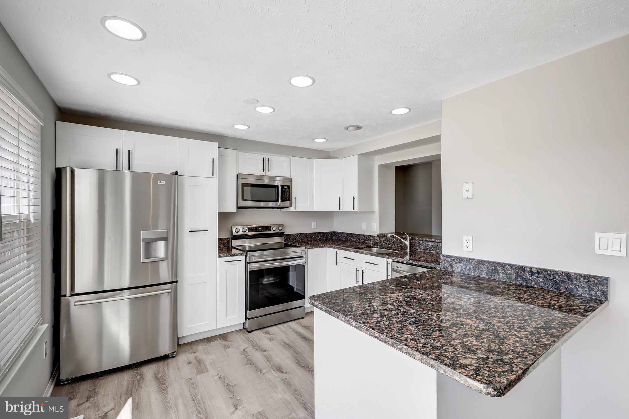 ASHBURN VILLAGE - Residential