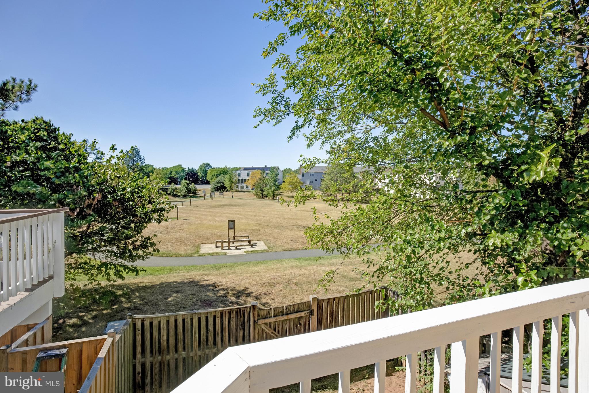 ASHBURN VILLAGE - Residential