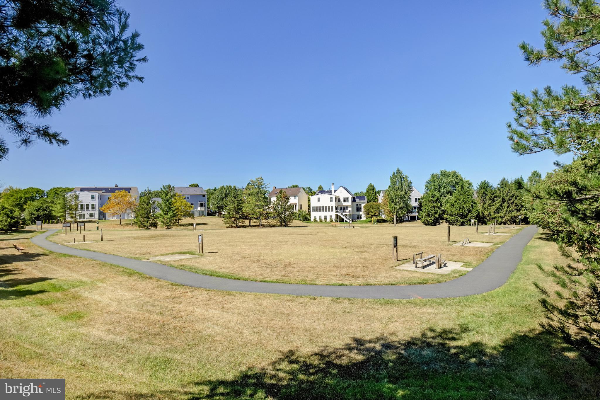 ASHBURN VILLAGE - Residential