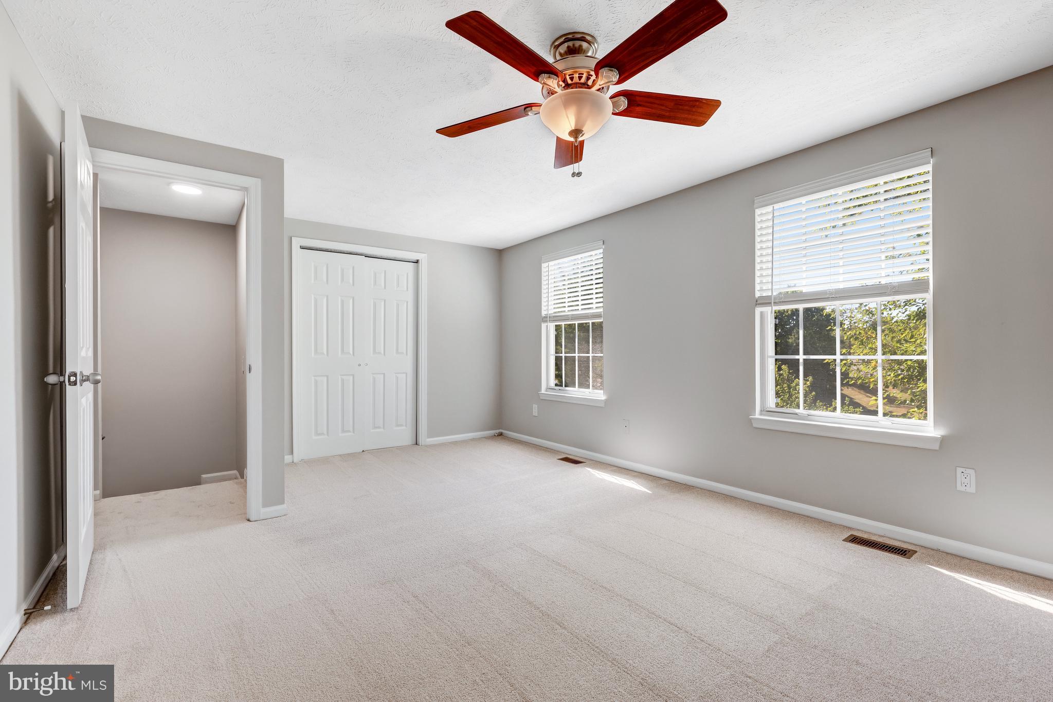 ASHBURN VILLAGE - Residential