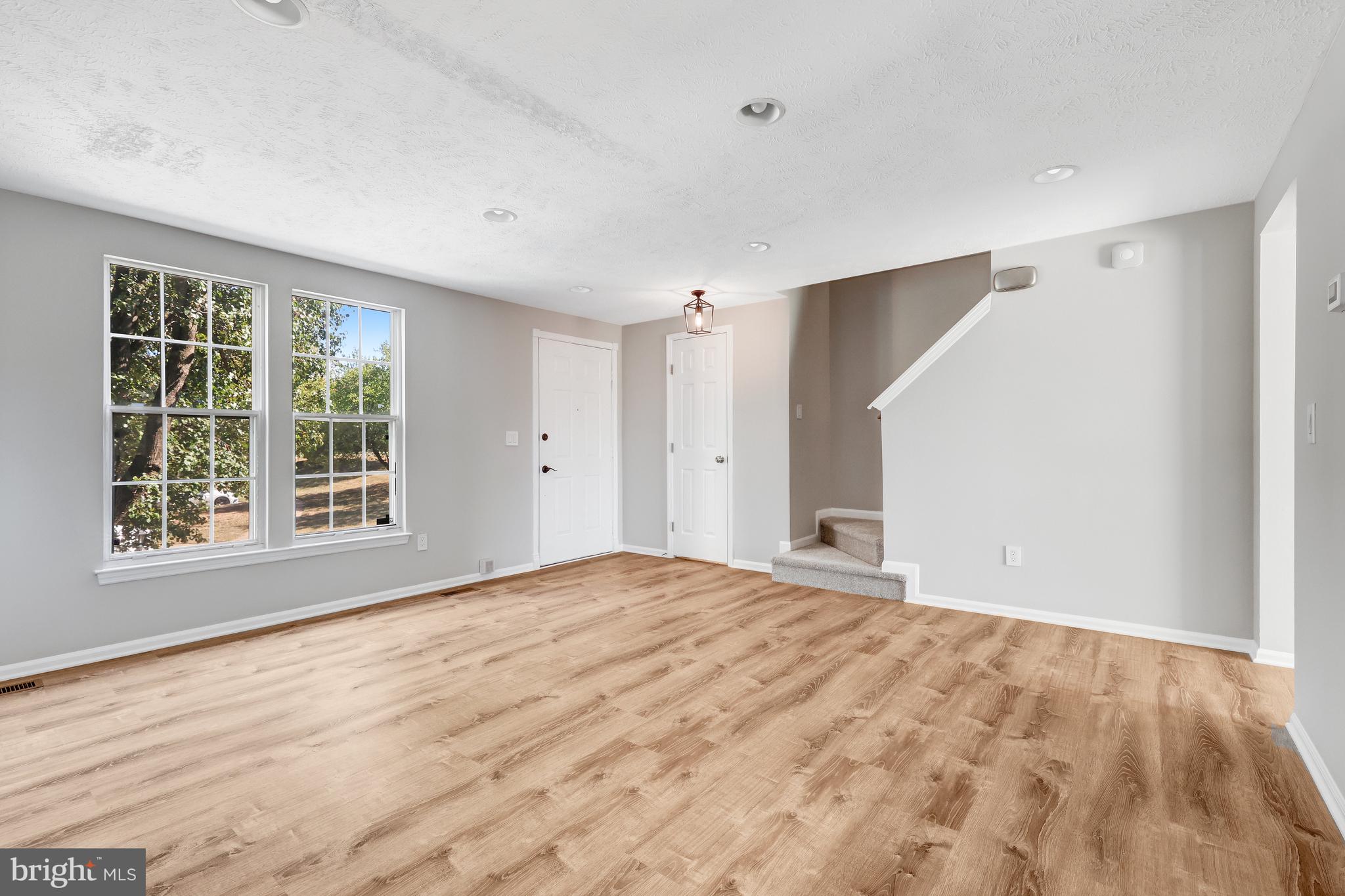 ASHBURN VILLAGE - Residential