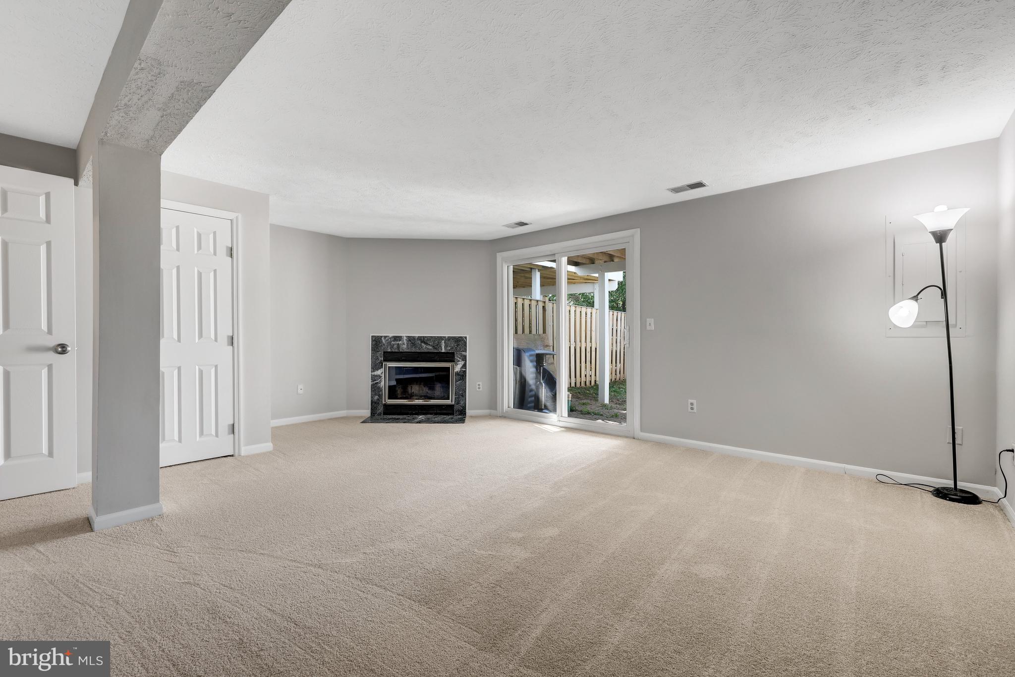 ASHBURN VILLAGE - Residential