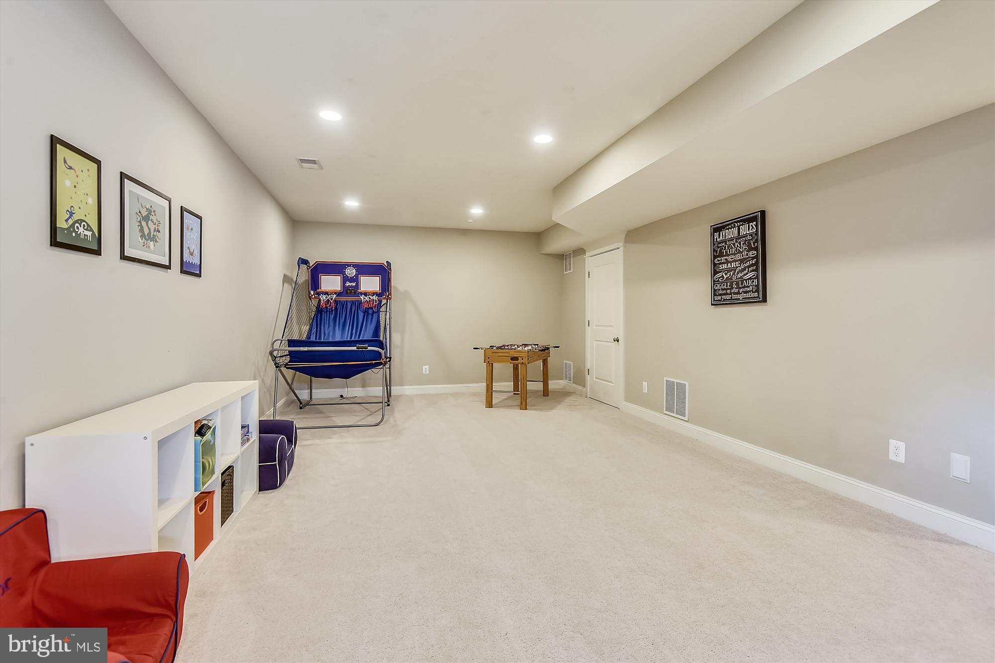 WEST VIENNA WOODS - Residential