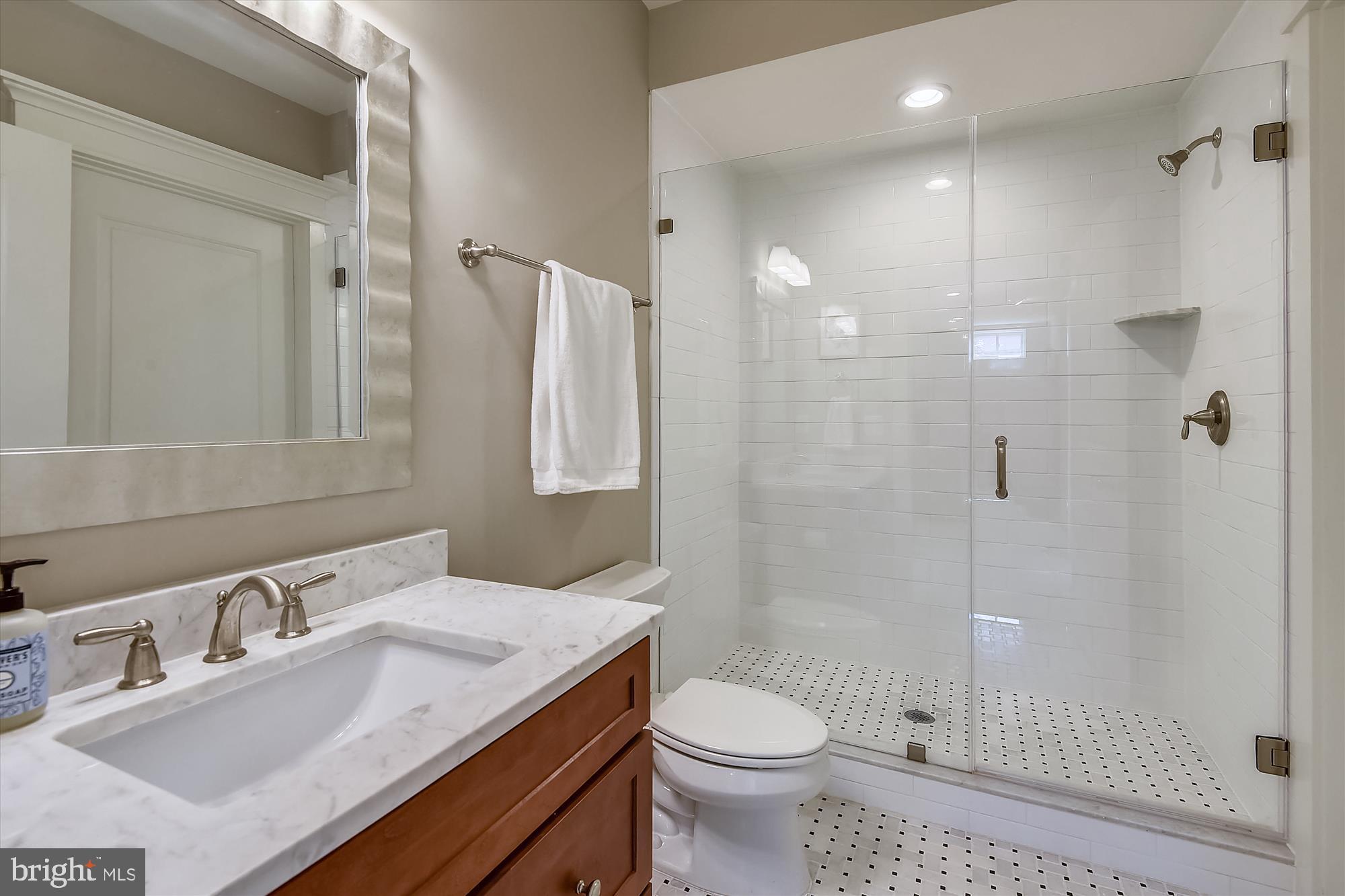 WEST VIENNA WOODS - Residential