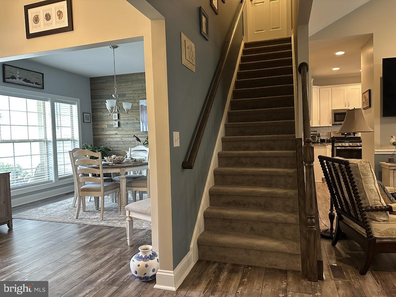 BAY COLONY - Residential