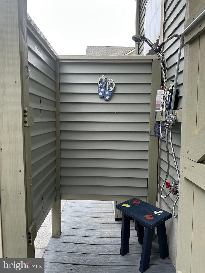 BAY COLONY - Residential