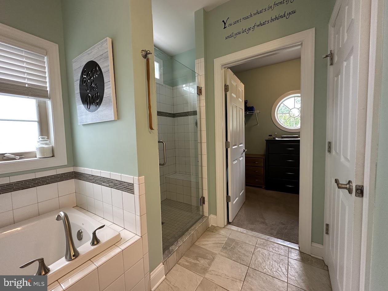 BAY COLONY - Residential