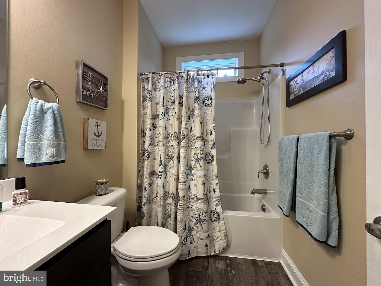 BAY COLONY - Residential