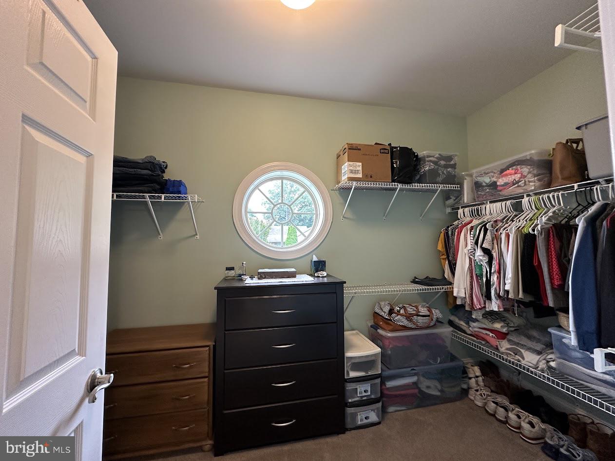 BAY COLONY - Residential