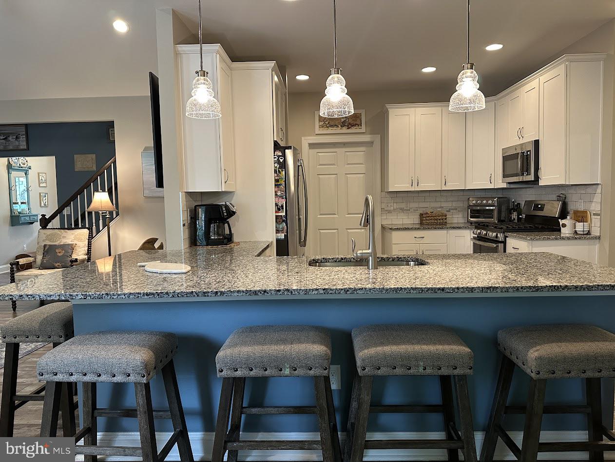 BAY COLONY - Residential