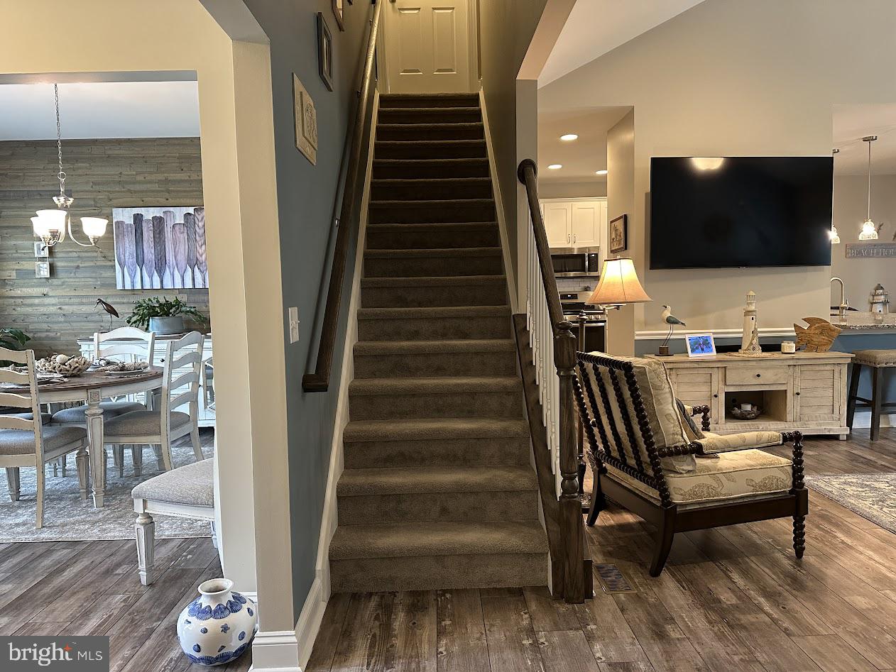 BAY COLONY - Residential