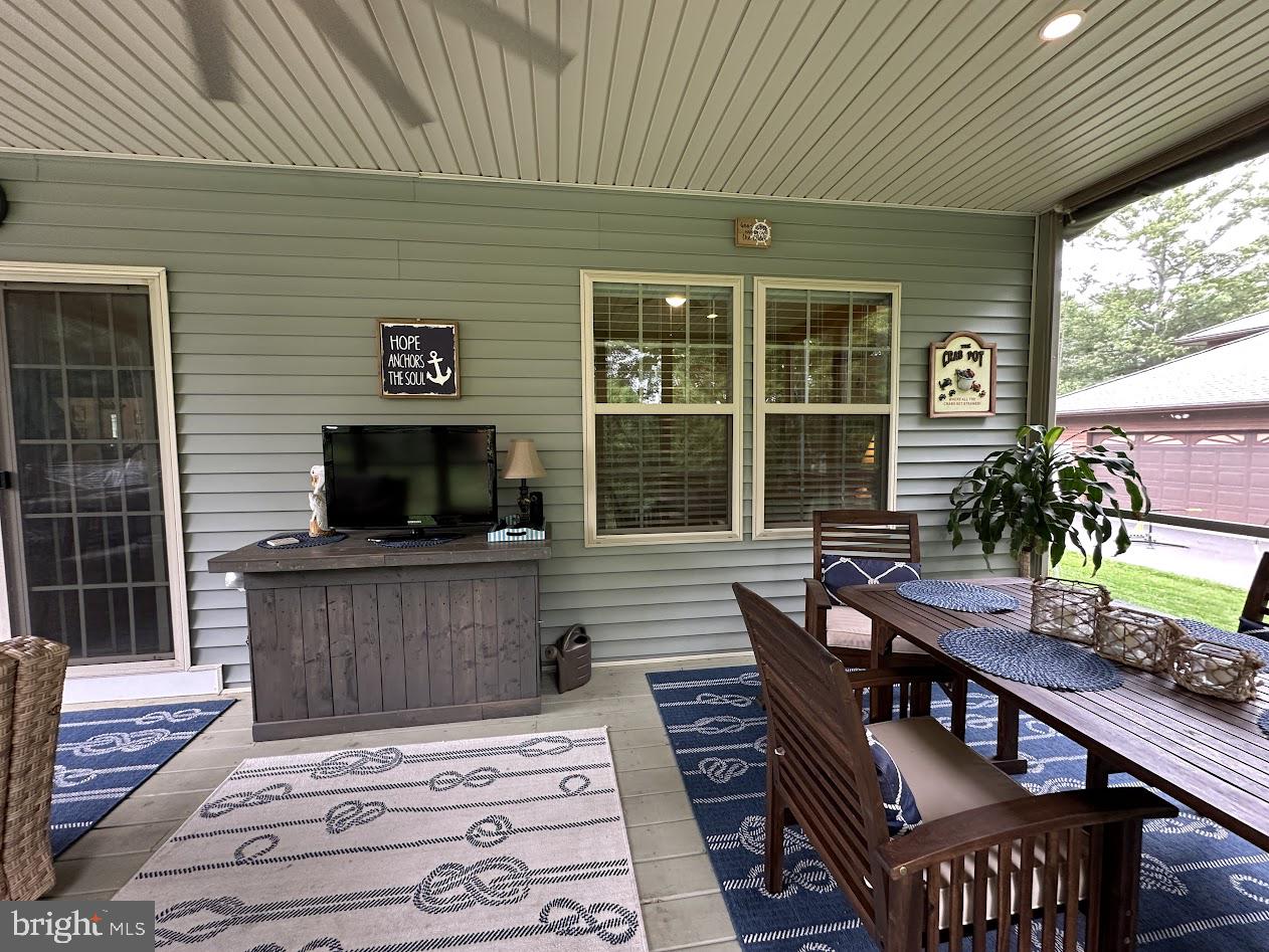 BAY COLONY - Residential