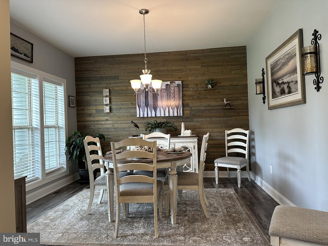 BAY COLONY - Residential