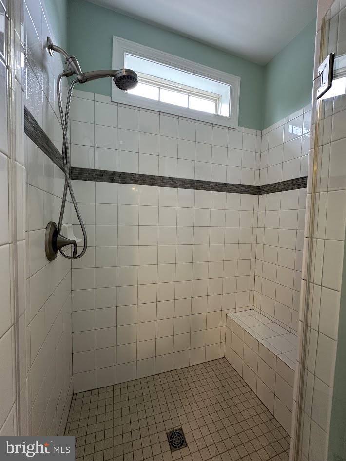 BAY COLONY - Residential