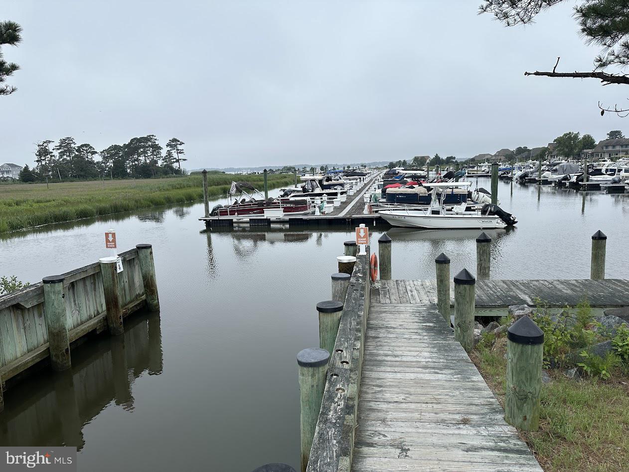 BAY COLONY - Residential