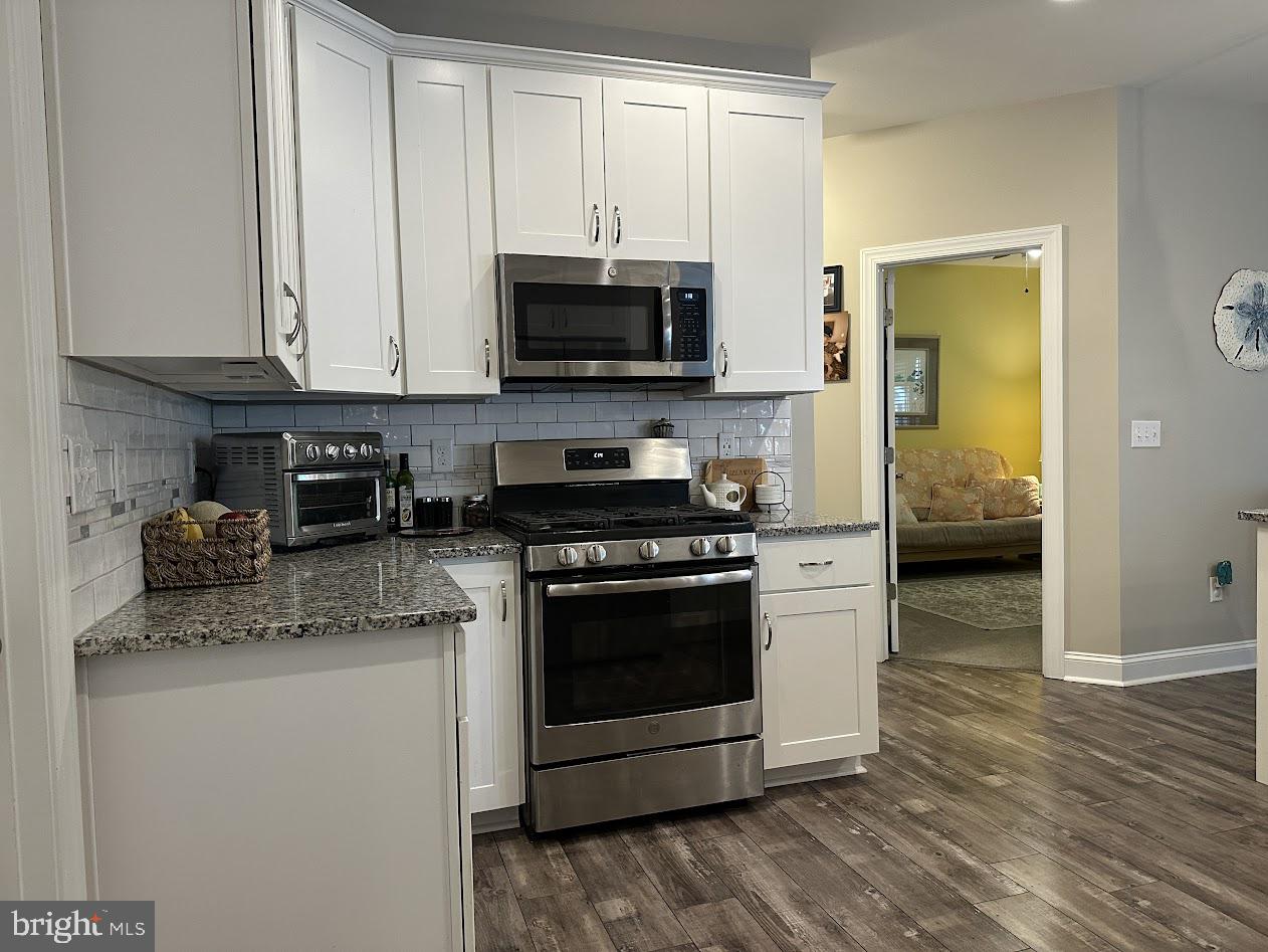 BAY COLONY - Residential