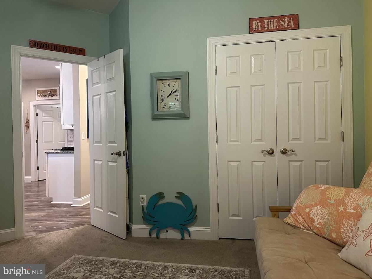 BAY COLONY - Residential