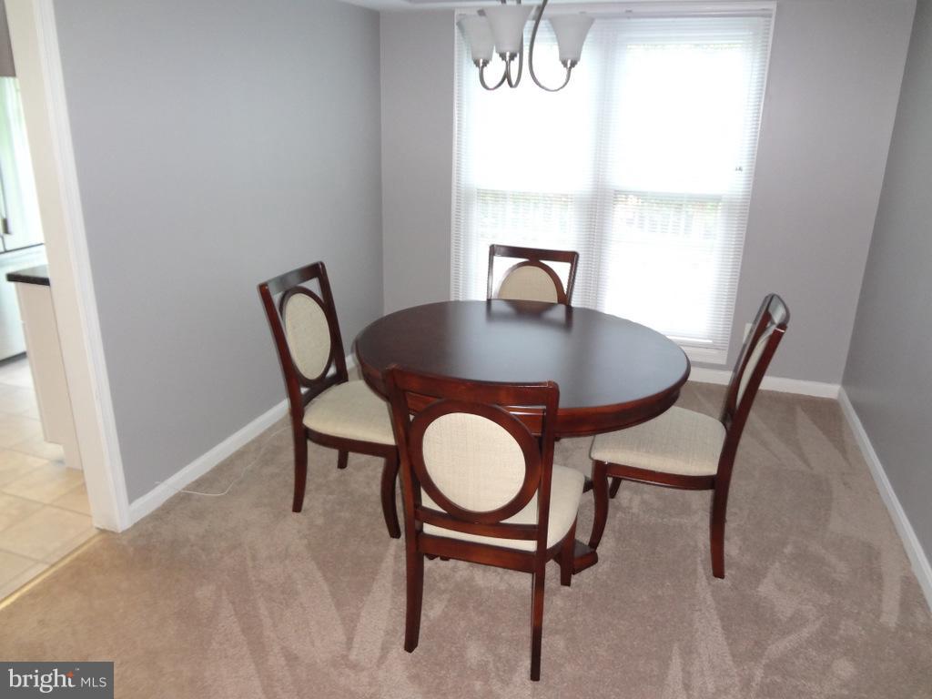 SPRING KNOLL - Residential Lease