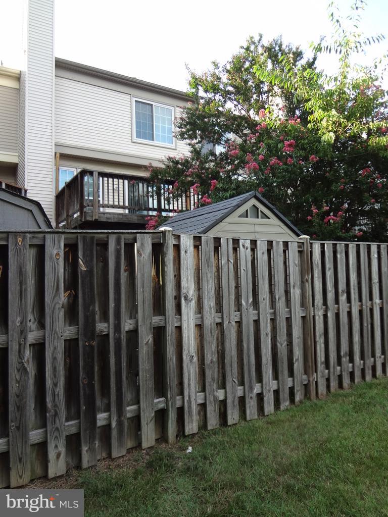 SPRING KNOLL - Residential Lease