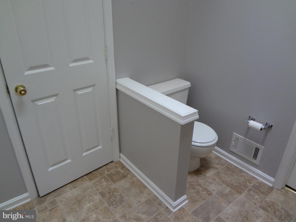 SPRING KNOLL - Residential Lease