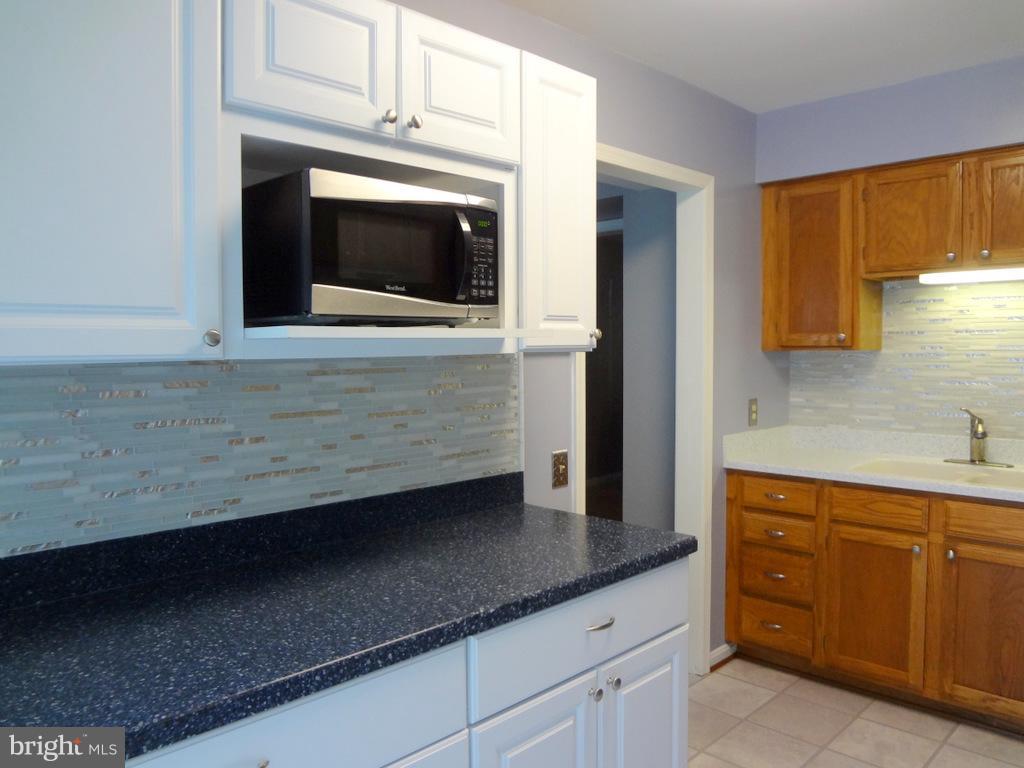 SPRING KNOLL - Residential Lease