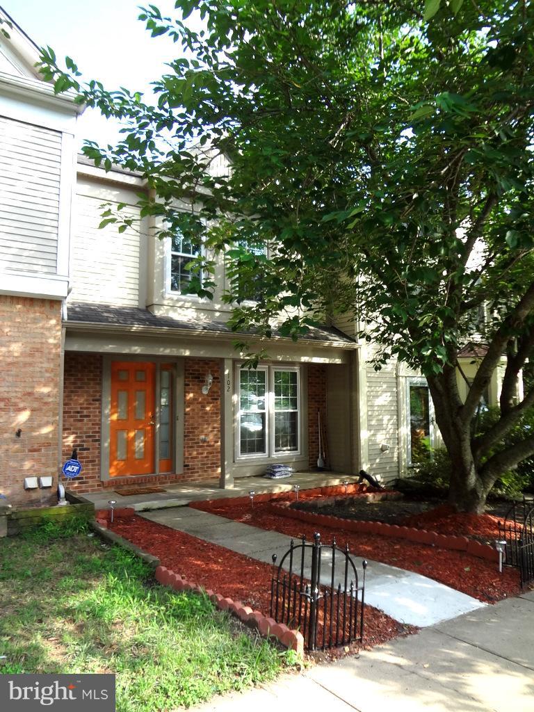 SPRING KNOLL - Residential Lease