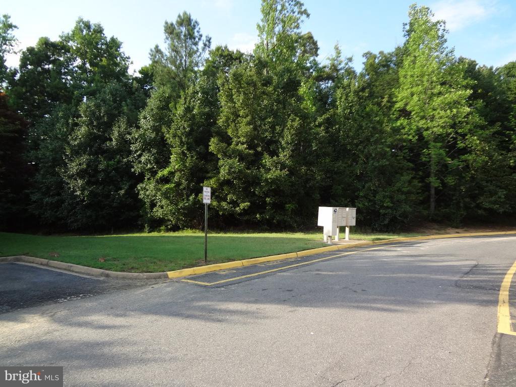 SPRING KNOLL - Residential Lease