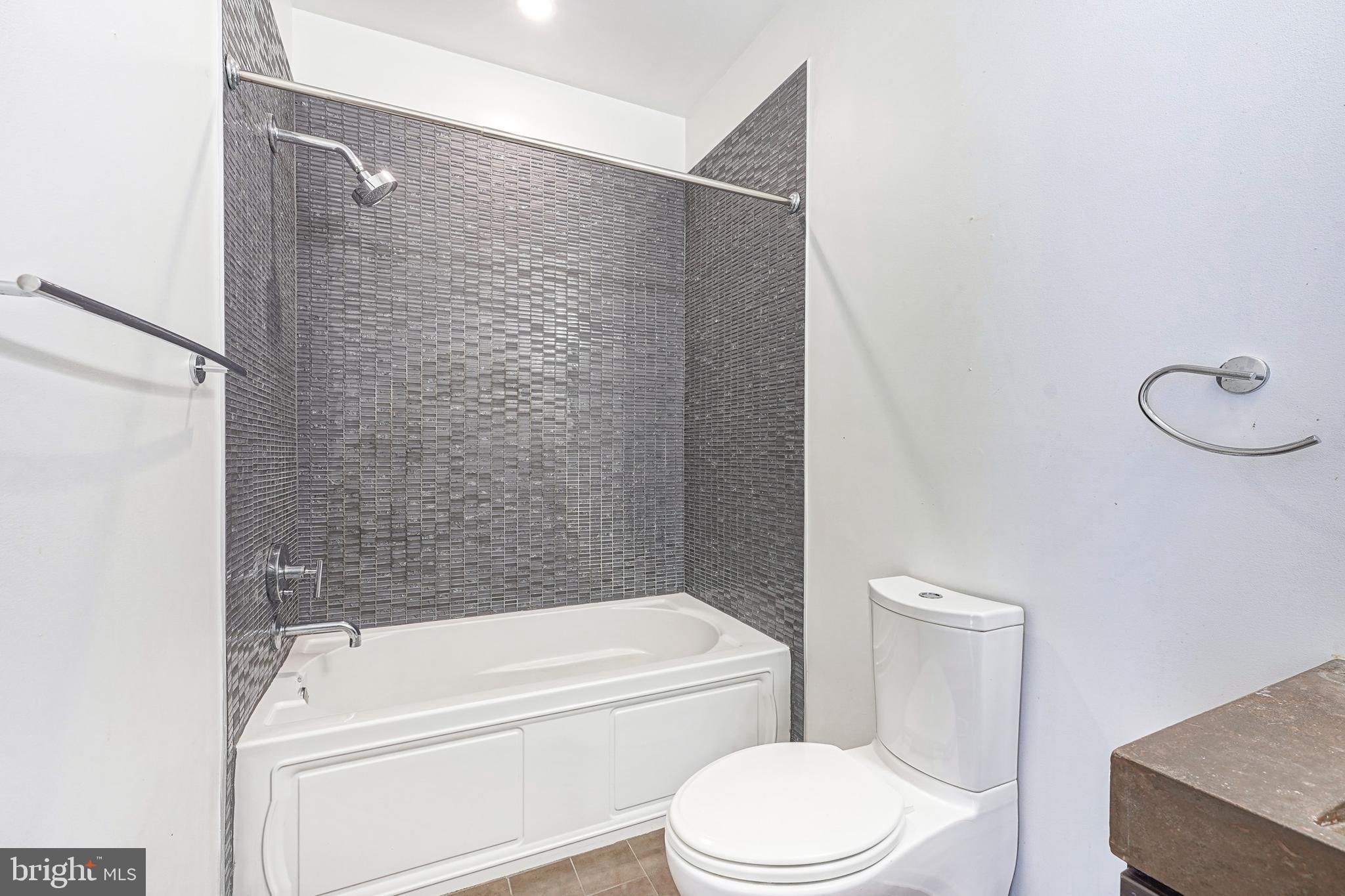 FISHTOWN - Residential Lease