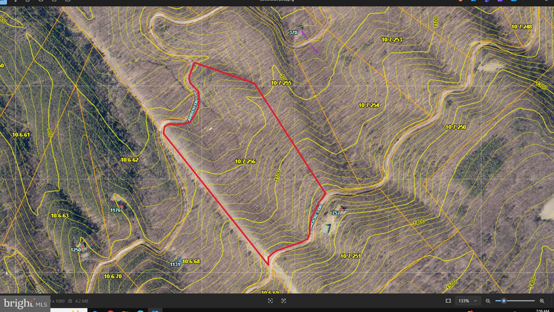 10 SHADOW KNOLLS