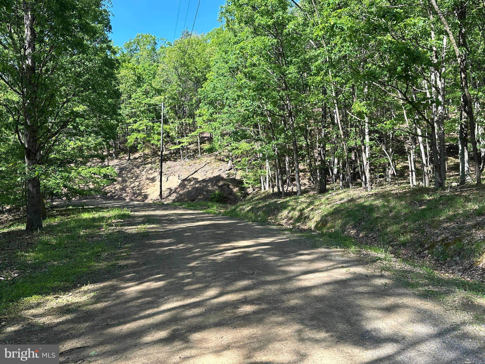 SHADOW KNOLLS - Land